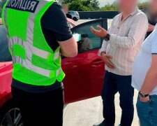Полиция задержала адвоката, который требовал $25 000 за оформление инвалидности