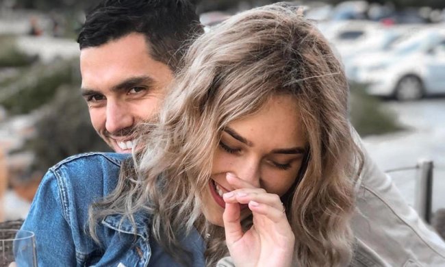 Фото экс-"холостяка" Добрынина и Даши: девушка показала упругие "баклажаны" в бикини