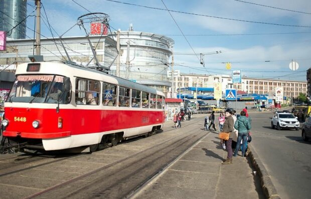 В Киеве остановится общественный транспорт: как попасть на последний рейс, подробности