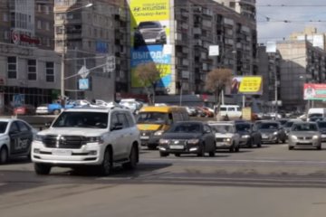 Суммы штрафов за неправильную парковку. Фото: скриншот YouTube