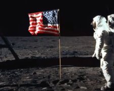 В США собрались добывать полезные ископаемые на Луне. Фото: скриншот YouTube