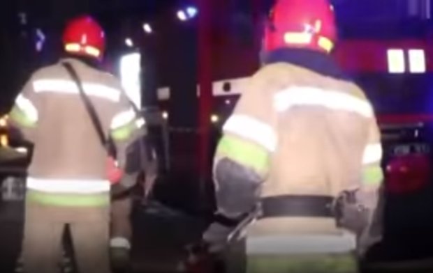 Украинские пожарные, фото: Скриншот из видео YouTube