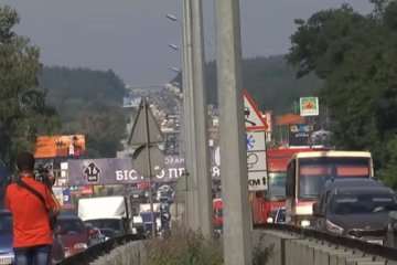 Дороги Украины скуют пробки. Фото: скрин ТСН