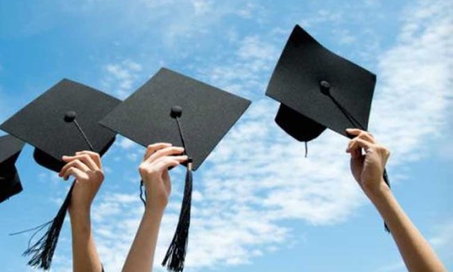 В Украине увеличат одноразовые соцвыплаты выпускникам. Иллюстративное фото