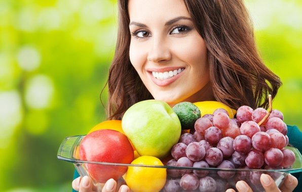 Бегом есть: ученые назвали фрукт, который помогает женщинам дольше оставаться молодыми