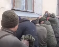 Окупанти РФ у полоні. Фото: скріншот YouTube-відео