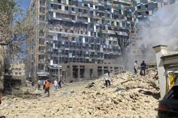 Летело больше 40 ракет - в Киеве настоящий ад: нелюди разнесли детскую больницу Охматдет