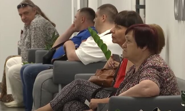 Пенсионеры. Фото: скриншот YouTube-видео