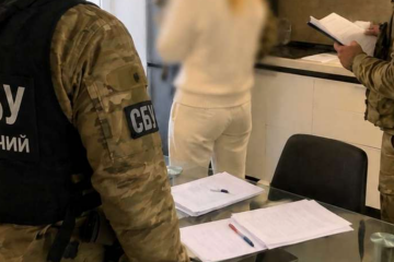 СМИ сообщили, что начальник юридического департамента ГП "Леса Украины" из Луцка Наталья Молочко требовала взятку от директора ООО "РедМет" Олега Богельского