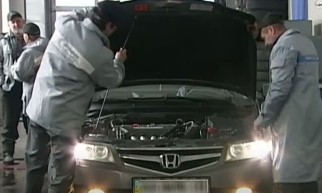 Техогляд авто. Фото: скріншот YouTube-відео