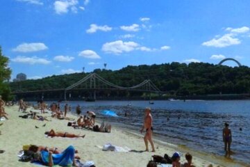 Киевский пляж. Фото: Корреспондент.net