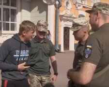 Представники ТЦК Фото: скріншот YouTube-відео