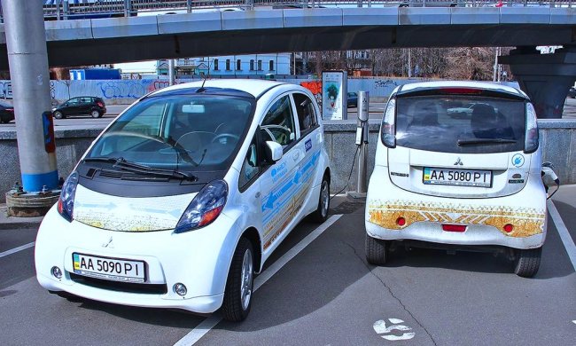 Электромобили в Украине. Фото: Автоцентр