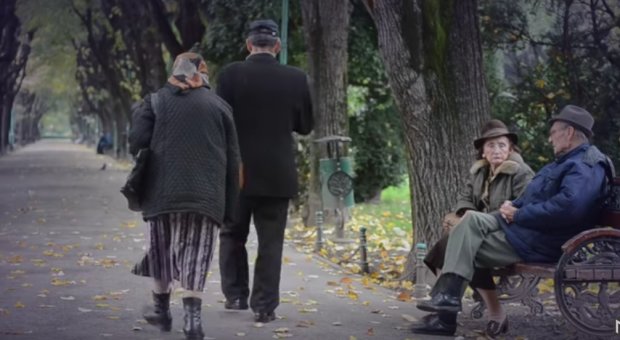Пенсионеры, фото: скриншот с youtube