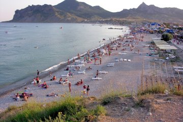 Люди купались, не зная: В Коктебеле море залило нечистотами