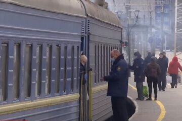 Поезд «Укрзализныци». Фото: YouTube, скрин