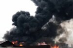 Жуткое ЧП в столице: в центре города огромный пожар, пол Киева заволокло черным дымом. Фото, видео