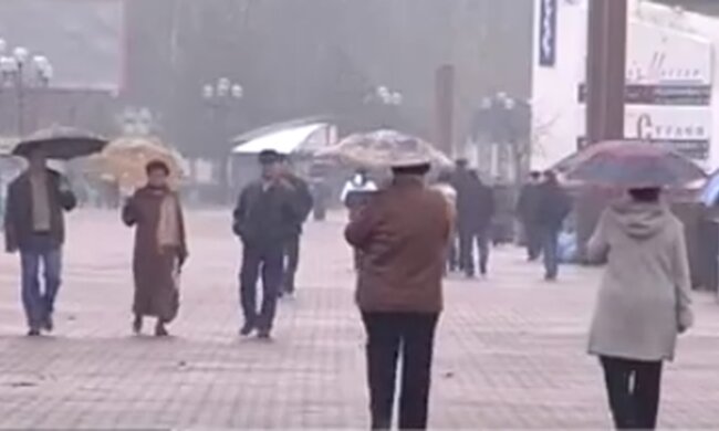 Дощ. Фото: скріншот YouTube-відео