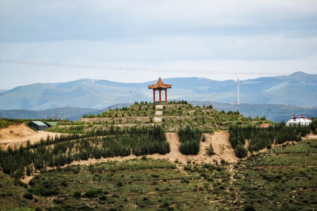 Очаровали туристов: появились фотографии волшебных пейзажей гор Китая