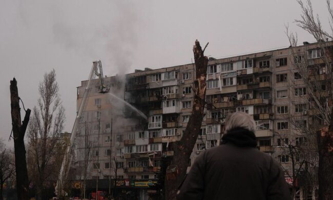 Рятувальники показали реальні руйнування у Києві, такого пекла ще не було