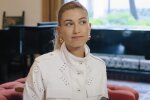 Хейлі Бібер, скріншот із YouTube