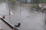 Одесситам любая погода хорошая погода: как люди развлекались в затопленном городе. Видео