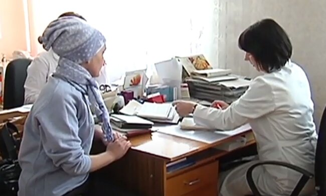 Прием у врача. Фото: скриншот YouTube-видео