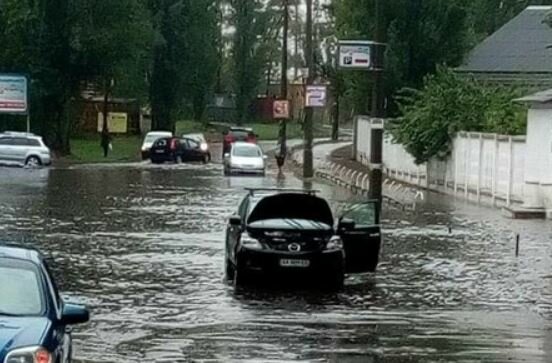 Киев утонет в огромных лужах: прогноз погоды на 8 июля