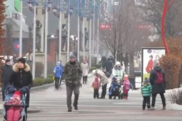Люди в Україні. Фото: скріншот YouTube-відео