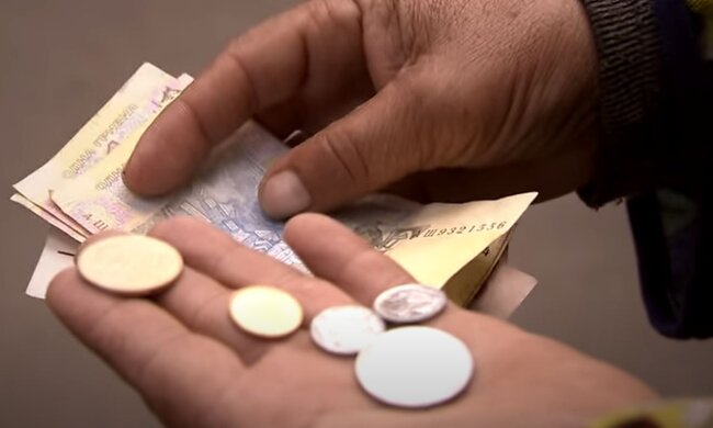 ПФУ должен украинцам более 50 млрд грн пенсий. Фото: скриншот YouTube-видео