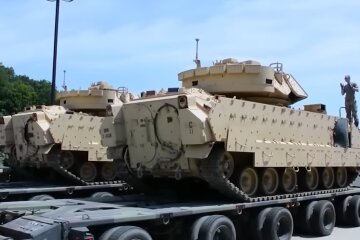 Військова техніка. Фото: скріншот YouTube-відео