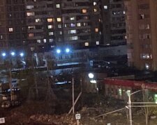Воронка от падения авиабомбы в Белгороде. Фото: скриншот Telegram