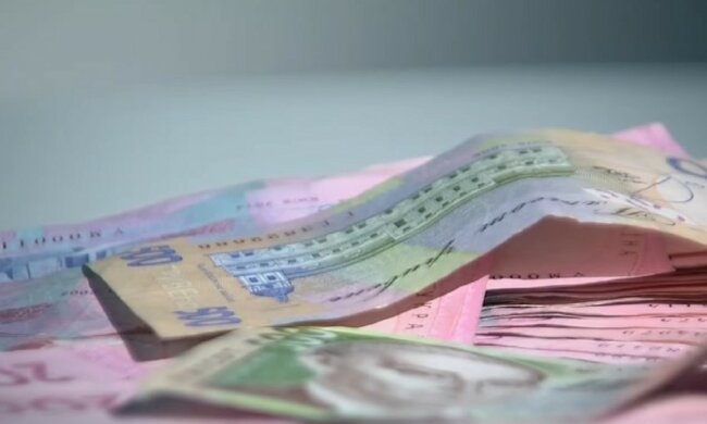 Соцвиплати, податки. Фото: скріншот Youtube