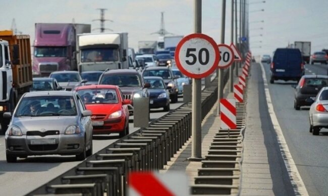 Водії, нові правила ПДР, авто, вантажівки, штраф. Фото: Telegram