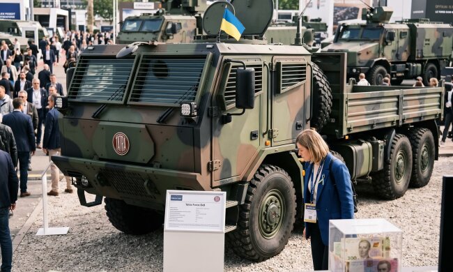 Tatra броньована вантажівка Force