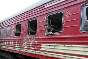 Все заброшено, «расшматованные» поезда, разруха: появилось видео Донецкого депо