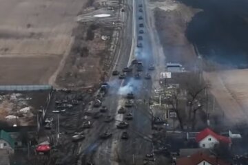 Колона військової техніки рф. Фото: скріншот YouTube-відео