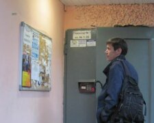 Мошенники в Киеве не теряют времени: у подъездов появились  странные объявления, предупредите всех