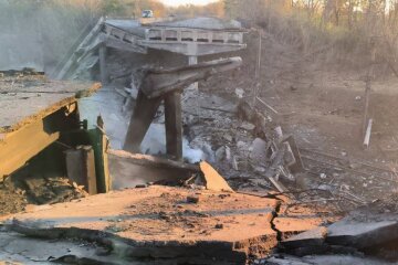 Разрушенный мост. Фото: Telegram