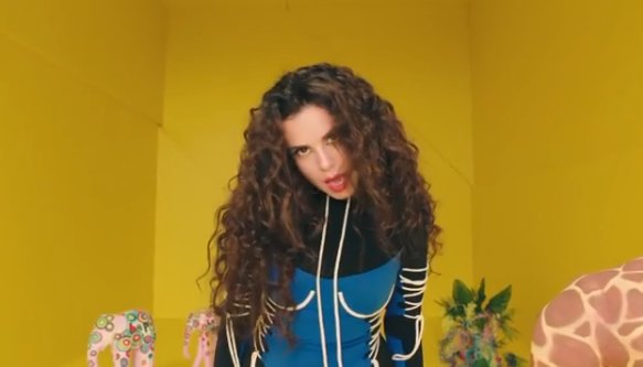 Настя Каменских, скриншот YouTube