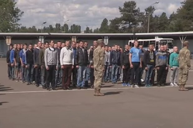Призыв в армию в Украине. Фото: скриншот YouTube-видео