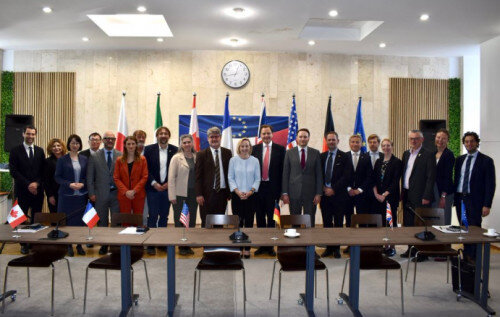 Посли країн G7 підтвердили, що залишаються в Києві попри погрози рф