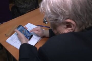 Смартфон. Фото: скріншот YouTube-відео