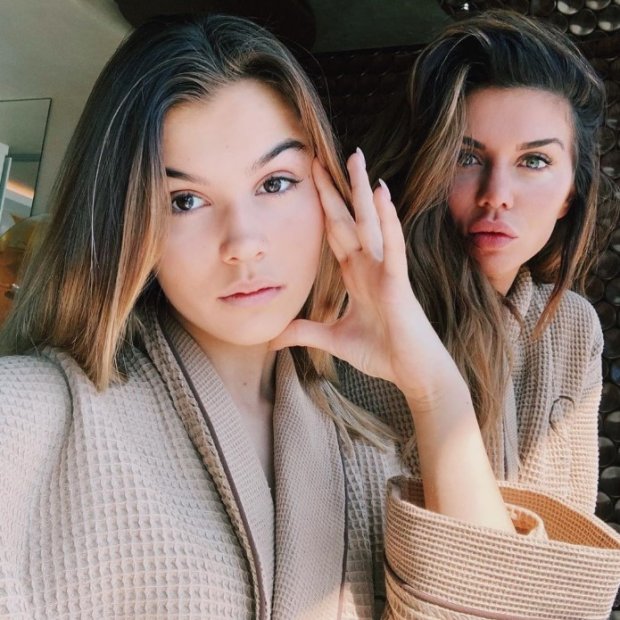 Анна Седокова с дочерью. Фото: скриншот Instagram