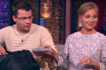 Гарик Харламов и Кристина Асмус. Фото: скриншот Youtube