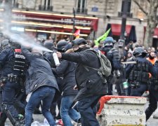 Французы вышли на массовый протест, фото: regnum.ru