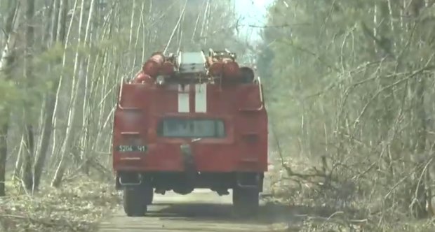 Тушение пожара в Чернобыльской зоне продолжается. Фото: скриншот Youtube