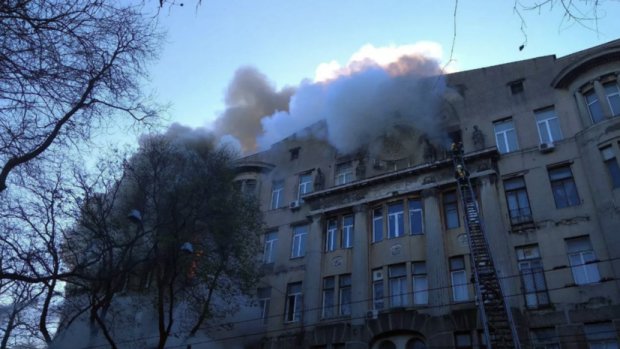 Пожар в Одессе: число жертв увеличилось – под завалами нашли еще одно тело