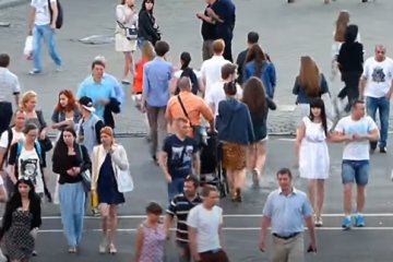 Население. Фото: скриншот YouTube