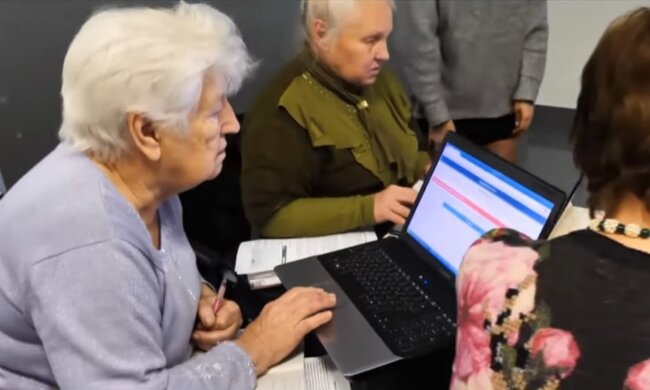 Пенсионеры. Фото: "Стена"